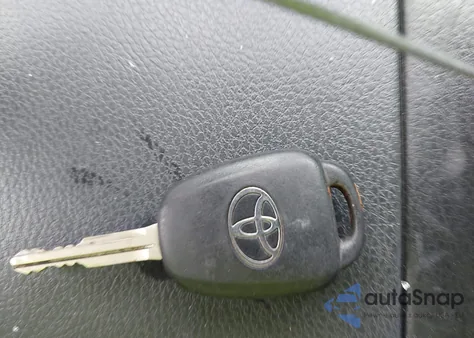 2018 Toyota Highlander Le Plus from USA, damaged, VIN 5TDZZRFH7JS251322